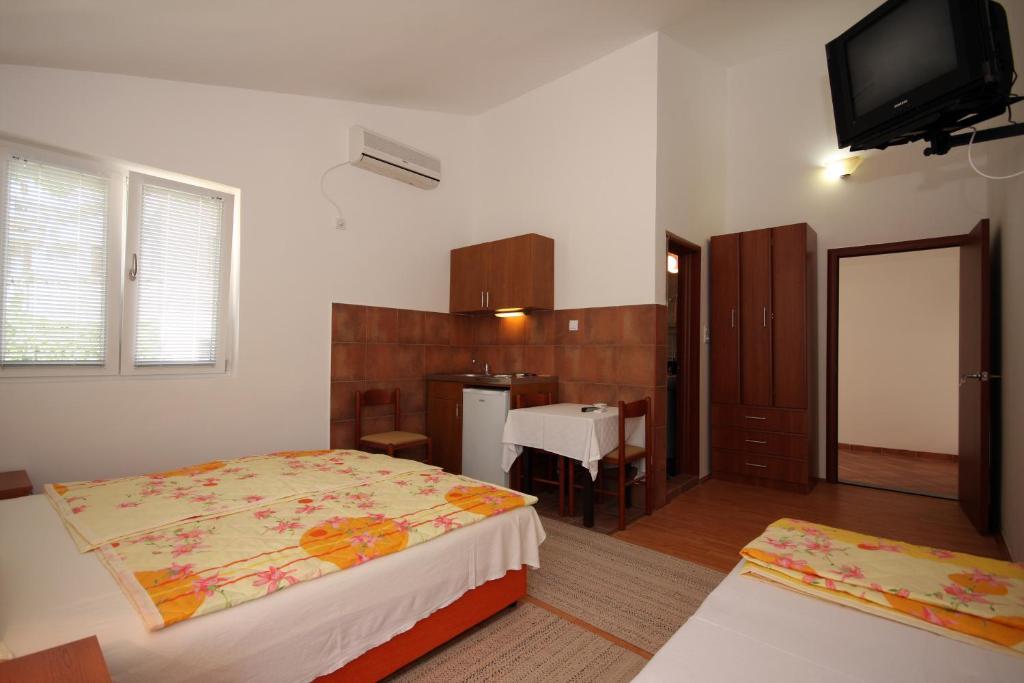 Apartments Raicevic Будва Стая снимка