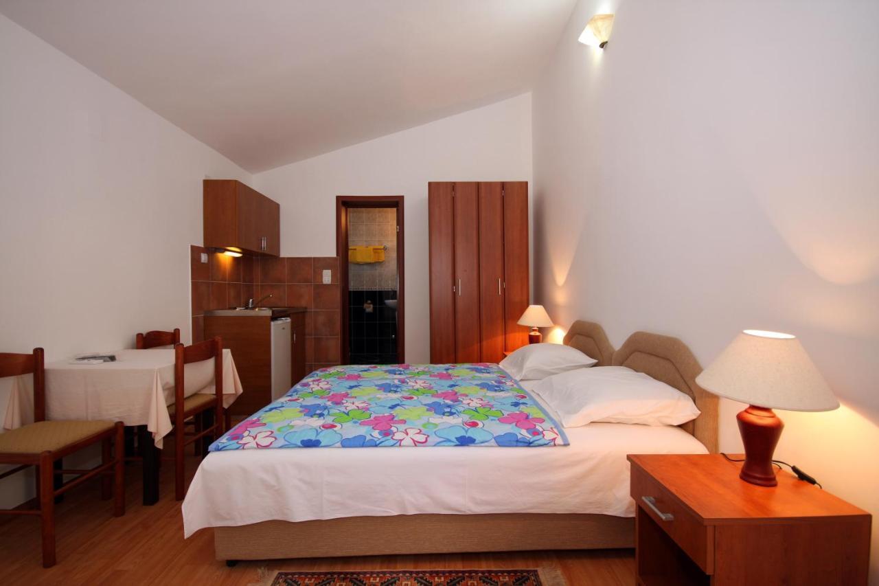 Apartments Raicevic Будва Стая снимка