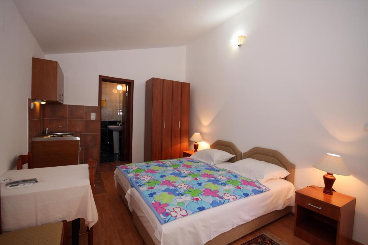 Apartments Raicevic Будва Стая снимка